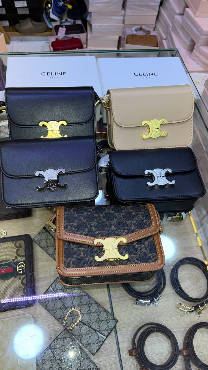 Celine
Sac à main en cuir Triomphe