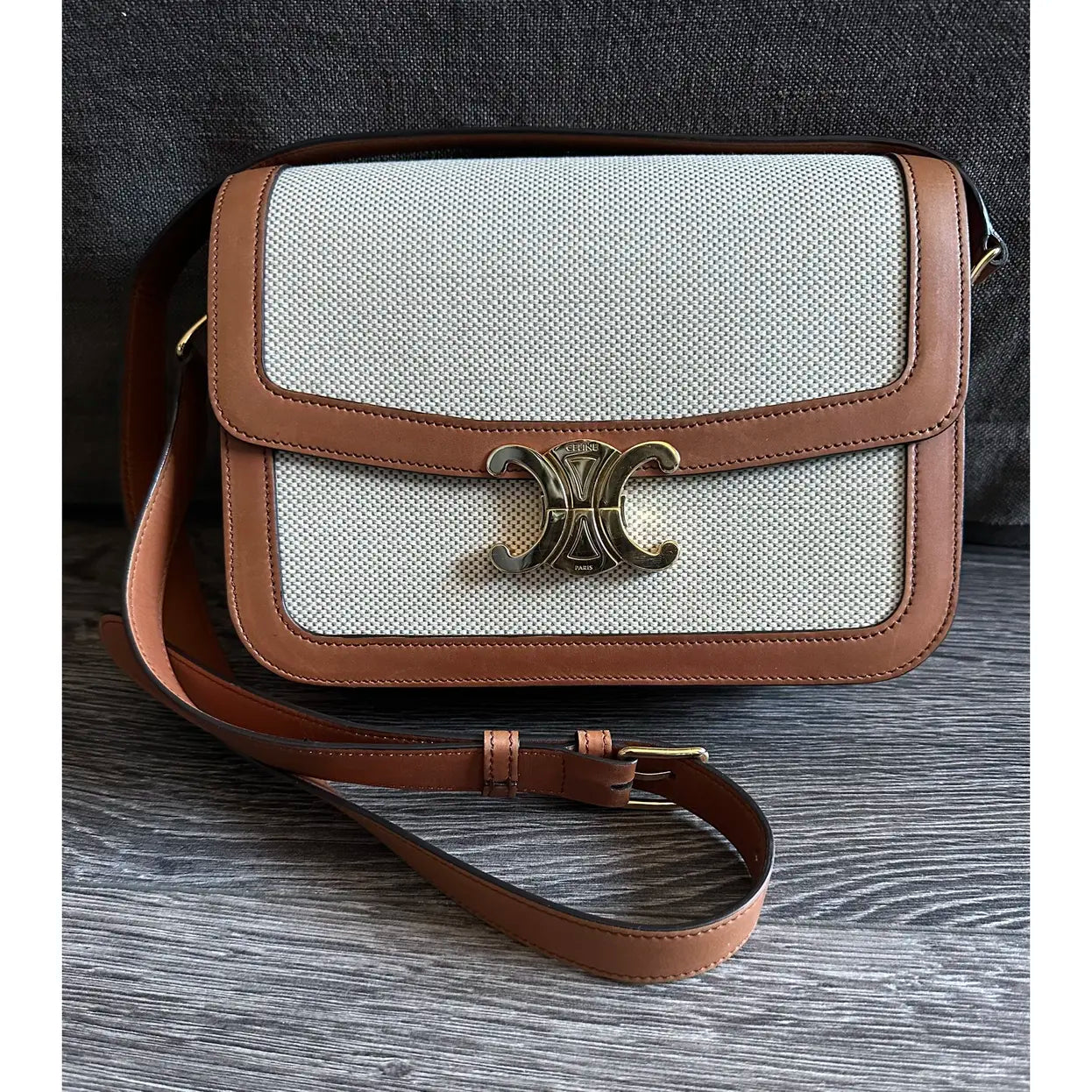 Celine
Sac à main en cuir Triomphe