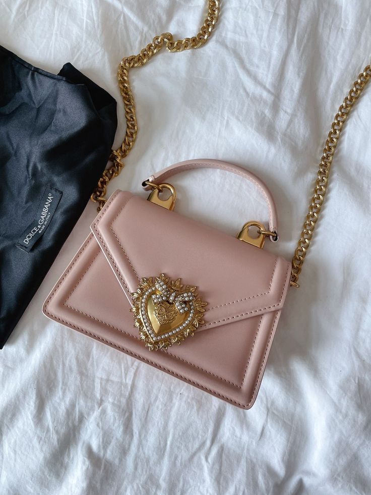 𝑪𝒐𝒍𝒍𝒆𝒄𝒕𝒊𝒐𝒏 𝒅𝒆 𝒔𝒂𝒄𝒔 𝑫𝒐𝒍𝒄𝒆 & 𝑮𝒂𝒃𝒃𝒂𝒏𝒂 𝒅𝒆 𝒍𝒖𝒙𝒆 𝒅𝒂𝒏𝒔 𝒕𝒐𝒖𝒕𝒆𝒔 𝒍𝒆𝒔 𝒄𝒐𝒖𝒍𝒆𝒖𝒓𝒔 🎨