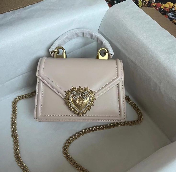 𝑪𝒐𝒍𝒍𝒆𝒄𝒕𝒊𝒐𝒏 𝒅𝒆 𝒔𝒂𝒄𝒔 𝑫𝒐𝒍𝒄𝒆 & 𝑮𝒂𝒃𝒃𝒂𝒏𝒂 𝒅𝒆 𝒍𝒖𝒙𝒆 𝒅𝒂𝒏𝒔 𝒕𝒐𝒖𝒕𝒆𝒔 𝒍𝒆𝒔 𝒄𝒐𝒖𝒍𝒆𝒖𝒓𝒔 🎨